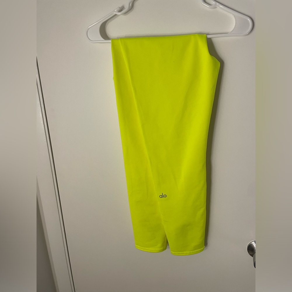 ALO YOGA almost new- full length , new leggings, perfect condition